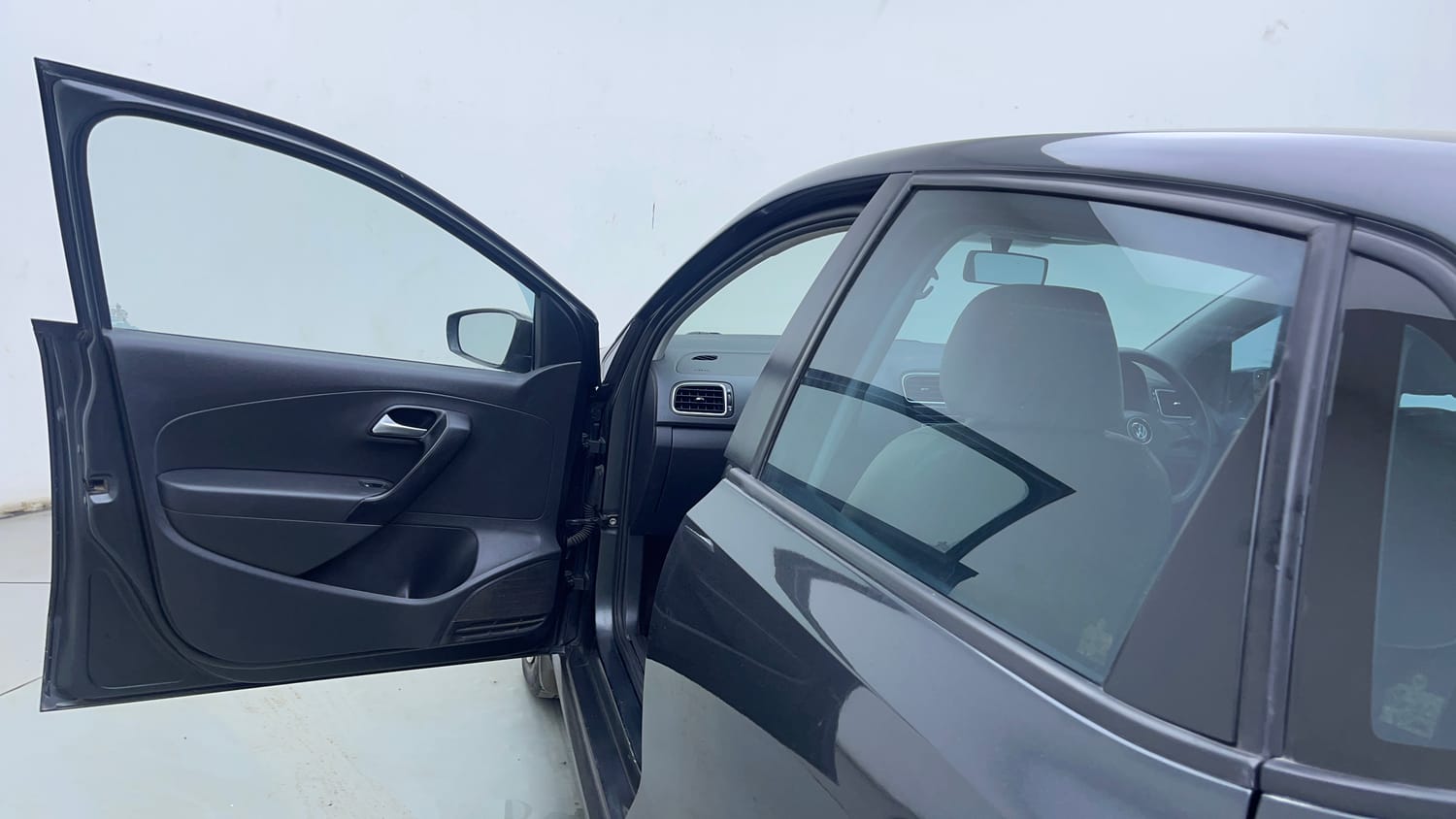 Used 2016 Volkswagen Polo Comfortline 1.2L (P) Petrol Manual interior LEFT FRONT DOOR OPEN VIEW