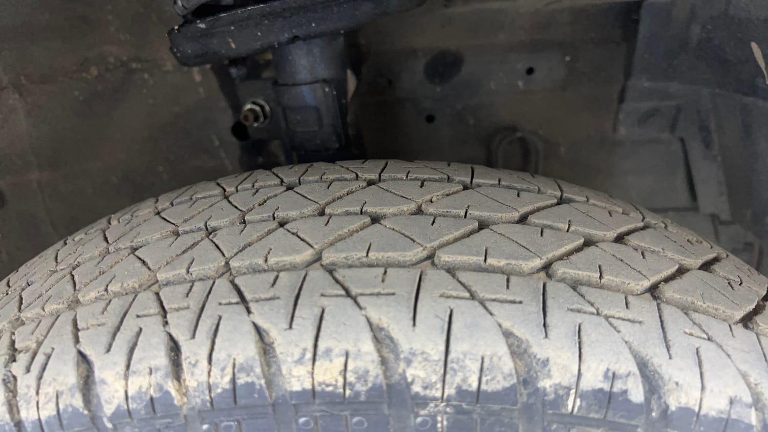 Used 2017 Maruti Suzuki Swift VXi Petrol Manual tyres RIGHT FRONT TYRE TREAD VIEW
