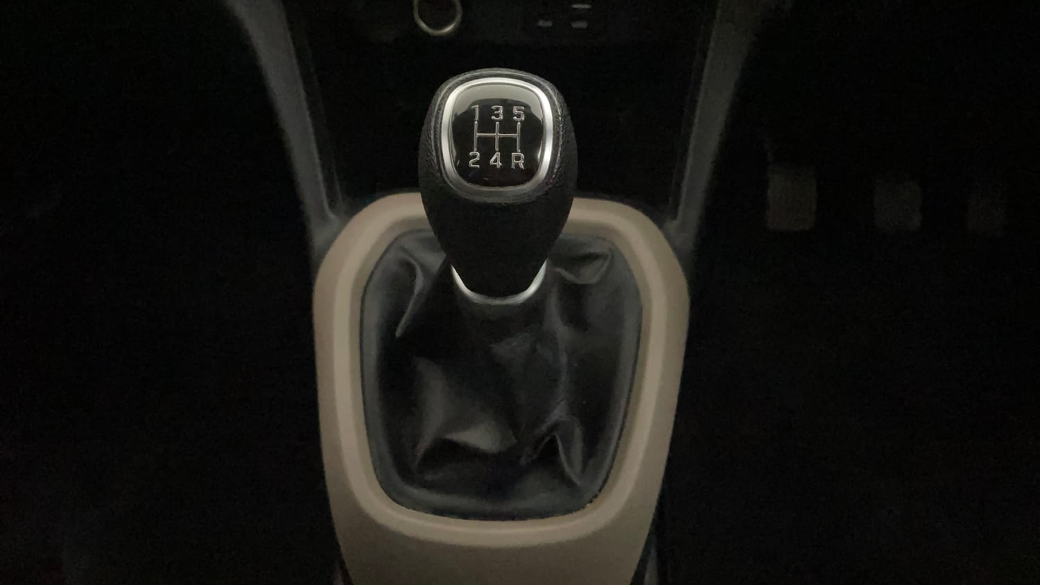 Used 2020 Hyundai Grand i10 Sportz 1.2 Kappa VTVT Petrol Manual interior GEAR  KNOB VIEW