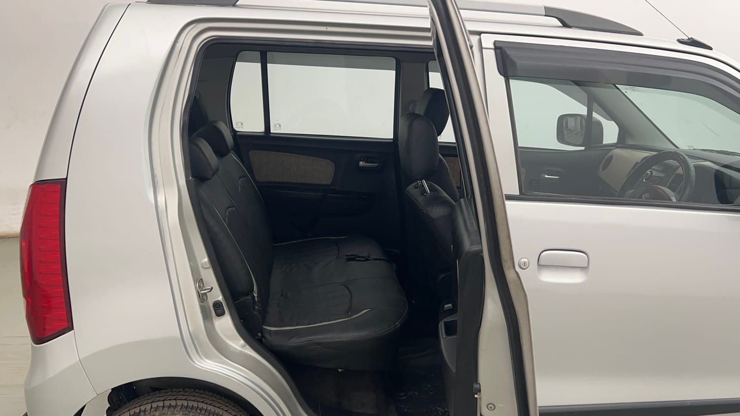 Used 2017 Maruti Suzuki Wagon R VXI Petrol Manual interior RIGHT SIDE REAR DOOR CABIN VIEW