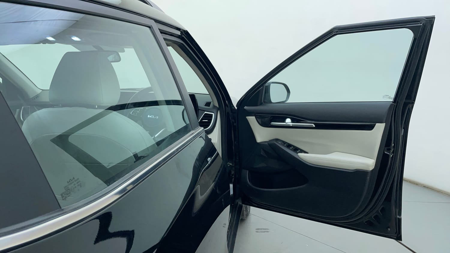 Used 2022 Kia Seltos HTX 1.5 Petrol Manual interior RIGHT FRONT DOOR OPEN VIEW