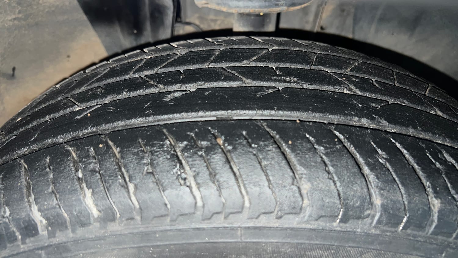Used 2023 Nissan Magnite Geza Edition Petrol Manual tyres RIGHT FRONT TYRE TREAD VIEW
