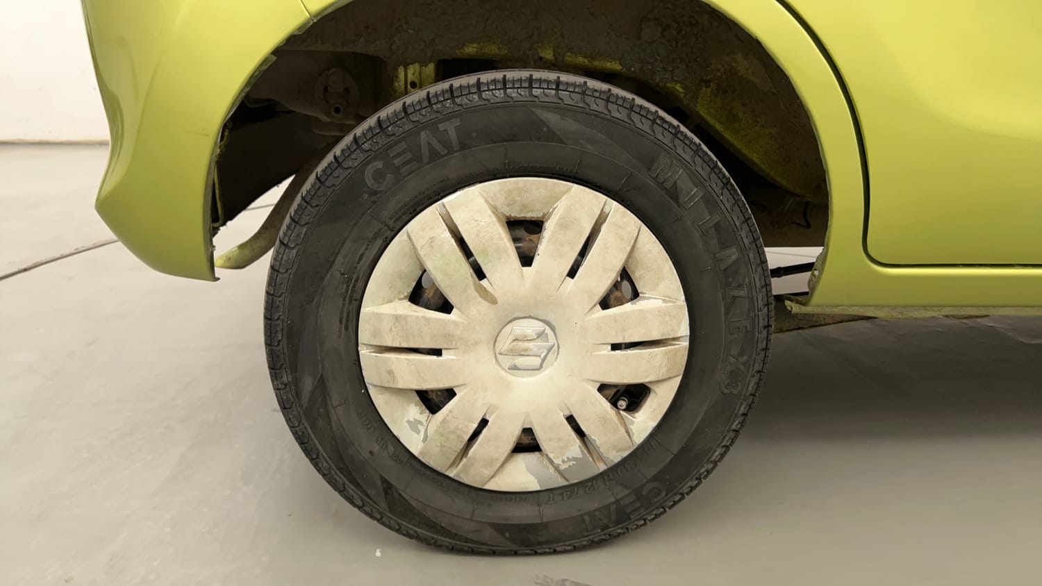 Used 2017 Maruti Suzuki Alto 800 LXi CNG (O) Cng Manual tyres RIGHT REAR TYRE RIM VIEW