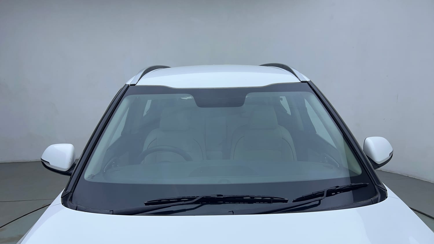Used 2022 Kia Carens Prestige 1.4 Petrol MT 7 STR Petrol Manual exterior FRONT WINDSHIELD VIEW