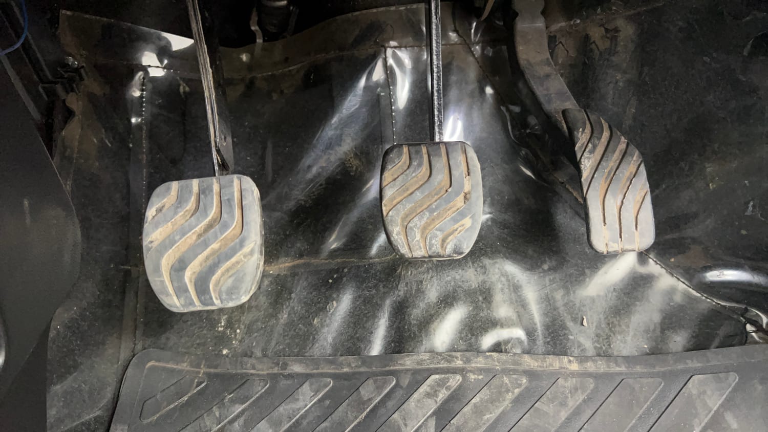 Used 2022 Renault Kwid RXT 1.0 (O) Petrol Manual interior PEDALS VIEW