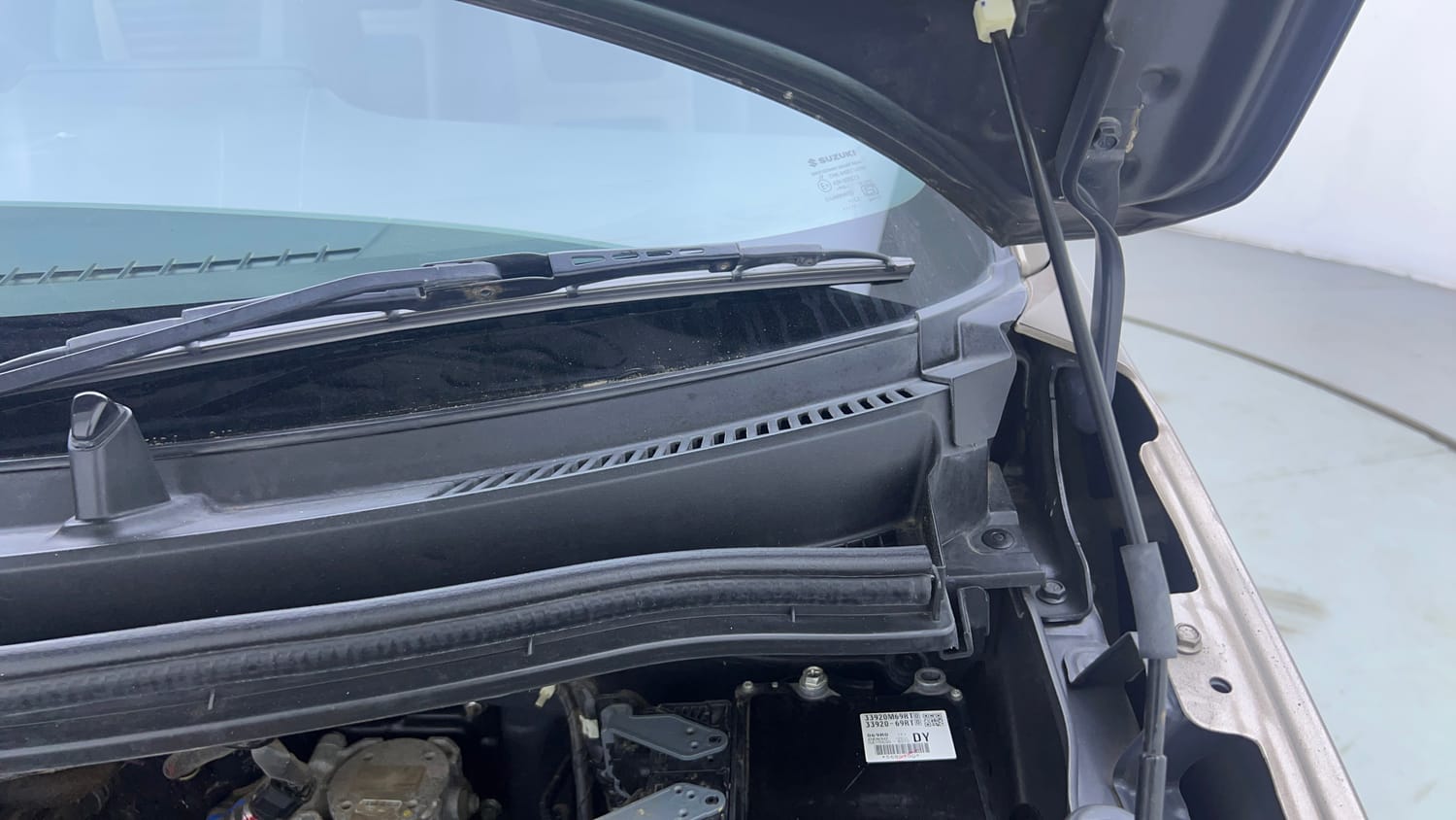 Used 2024 Maruti Suzuki Wagon R VXI 1.0 CNG Cng Manual engine ENGINE LEFT SIDE HINGE & APRON VIEW