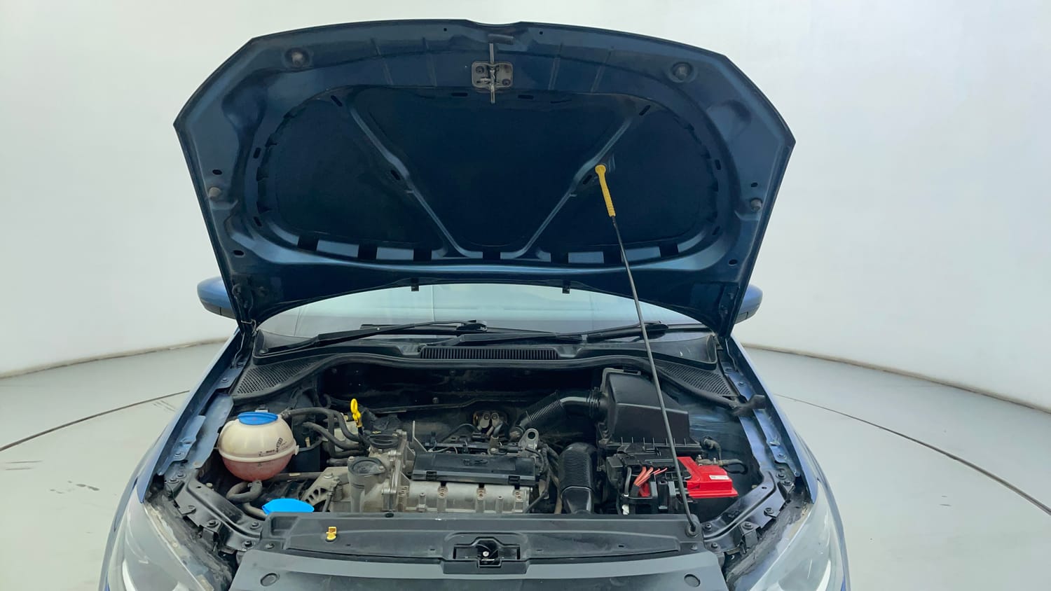 Used 2017 Volkswagen Ameo Highline1.2L (P) Petrol Manual engine ENGINE & BONNET OPEN FRONT VIEW