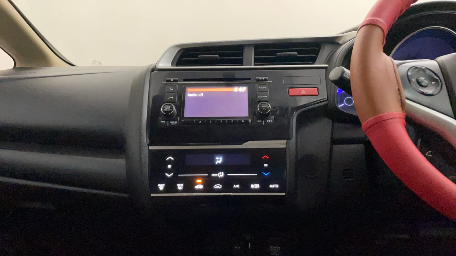 Used 2016 Honda Jazz V Petrol Petrol Manual interior MUSIC SYSTEM & AC CONTROL VIEW