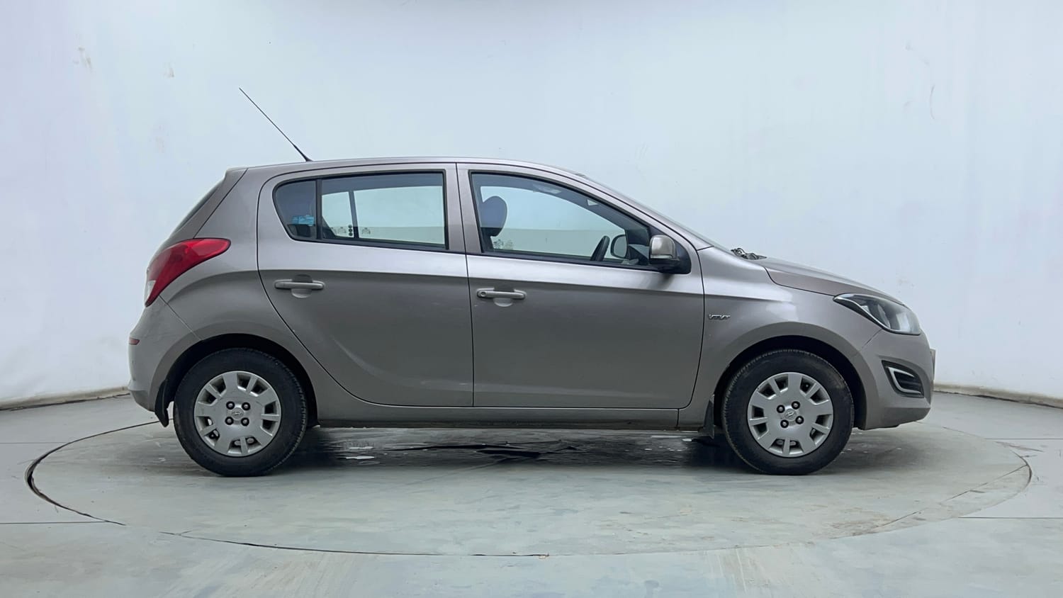 Used 2012 Hyundai i20 Magna 1.2 Petrol Manual exterior RIGHT SIDE VIEW