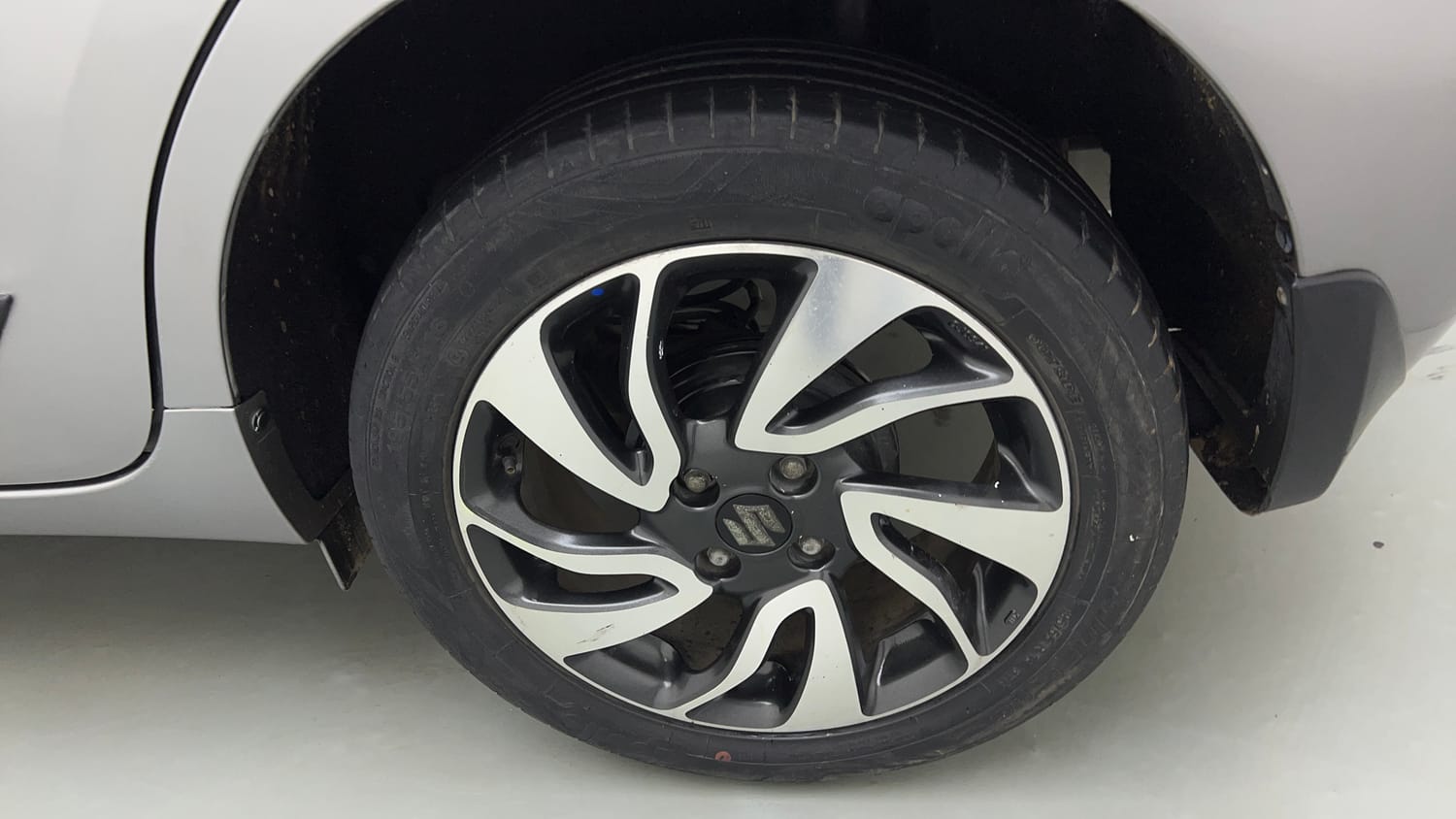 Used 2021 Maruti Suzuki Baleno Zeta Petrol Manual tyres LEFT REAR TYRE RIM VIEW