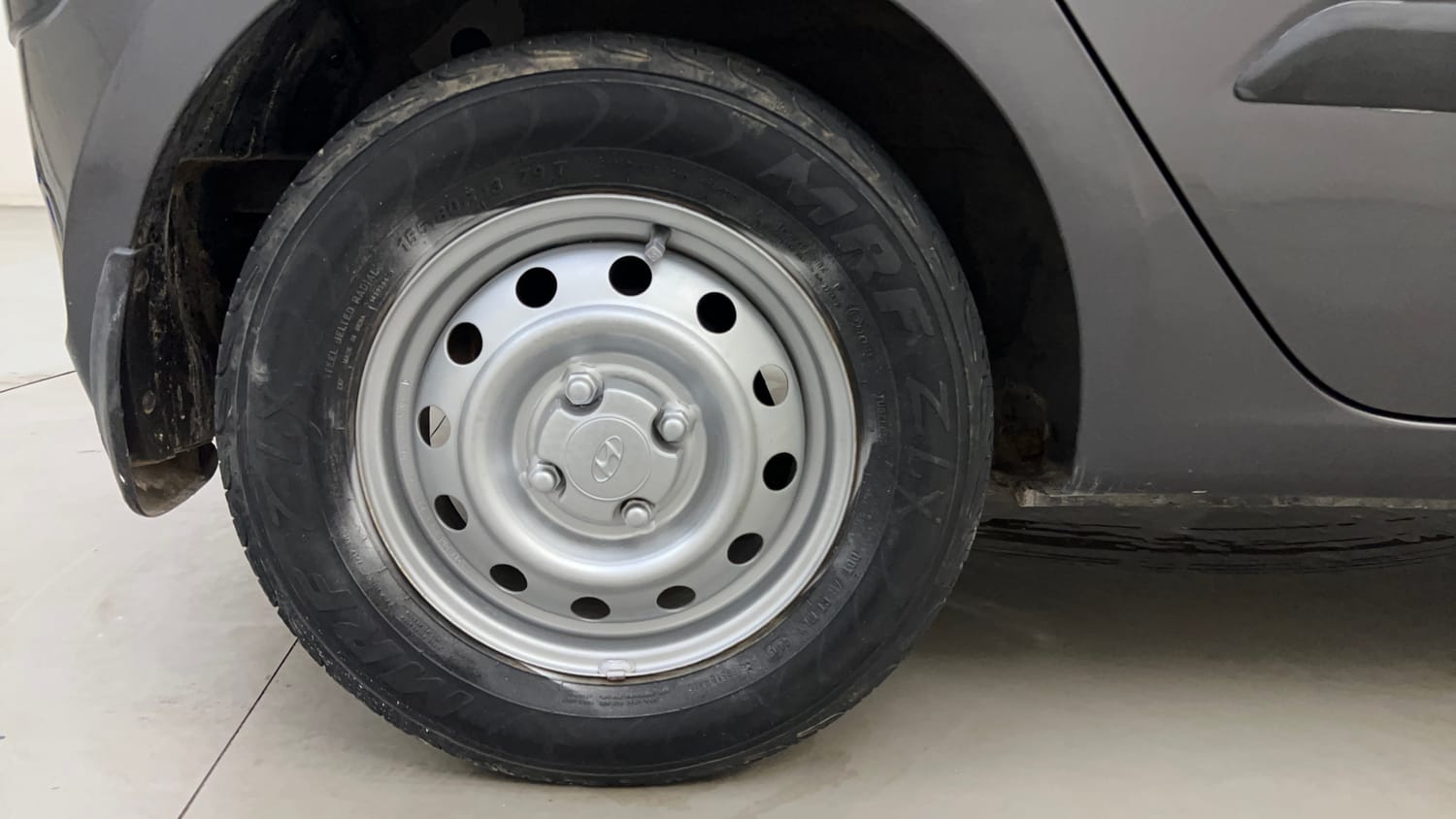Used 2012 Hyundai i10 Era 1.1 iRDE2 Petrol Manual tyres RIGHT REAR TYRE RIM VIEW