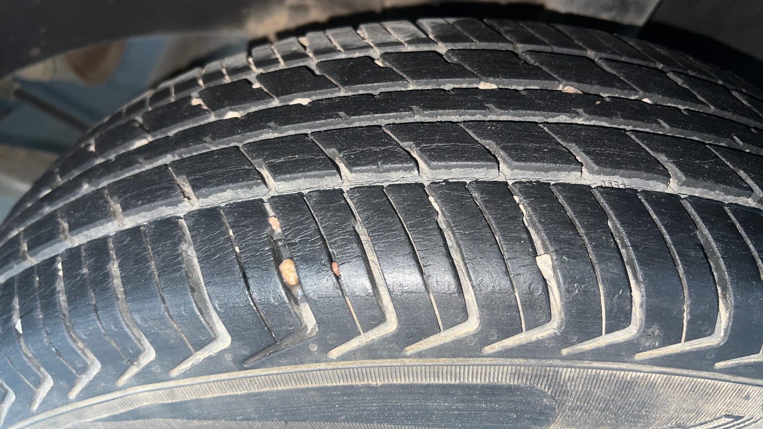 Used 2018 Renault Kwid 1.0 RXT Petrol Manual tyres LEFT REAR TYRE TREAD VIEW