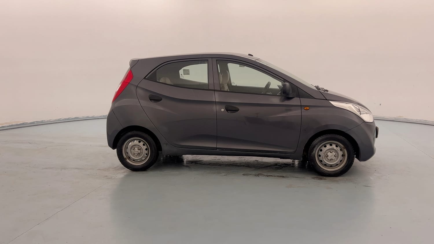 Used 2017 Hyundai Eon Era + AirBag Petrol Manual exterior RIGHT SIDE VIEW