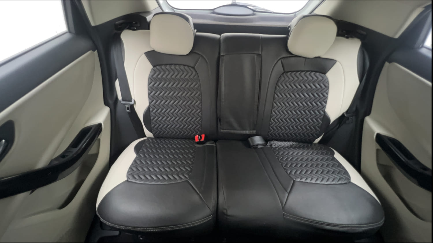 Used 2022 Tata Nexon XZA Plus (HS) Petrol Automatic interior REAR SEAT CONDITION VIEW