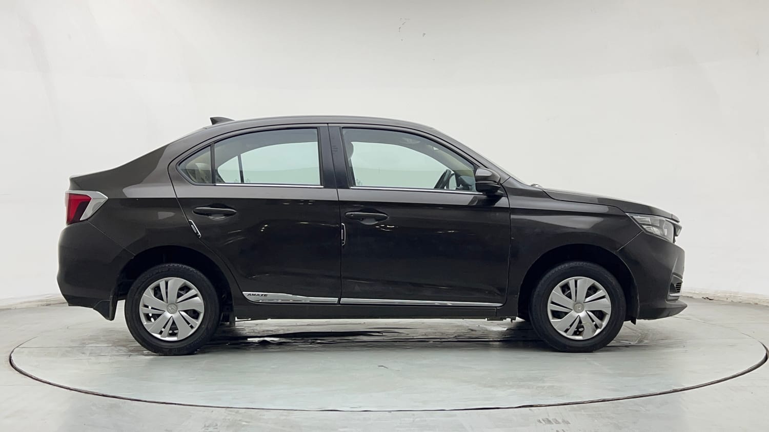 Used 2024 Honda Amaze S 1.2 Petrol MT Petrol Manual exterior RIGHT SIDE VIEW