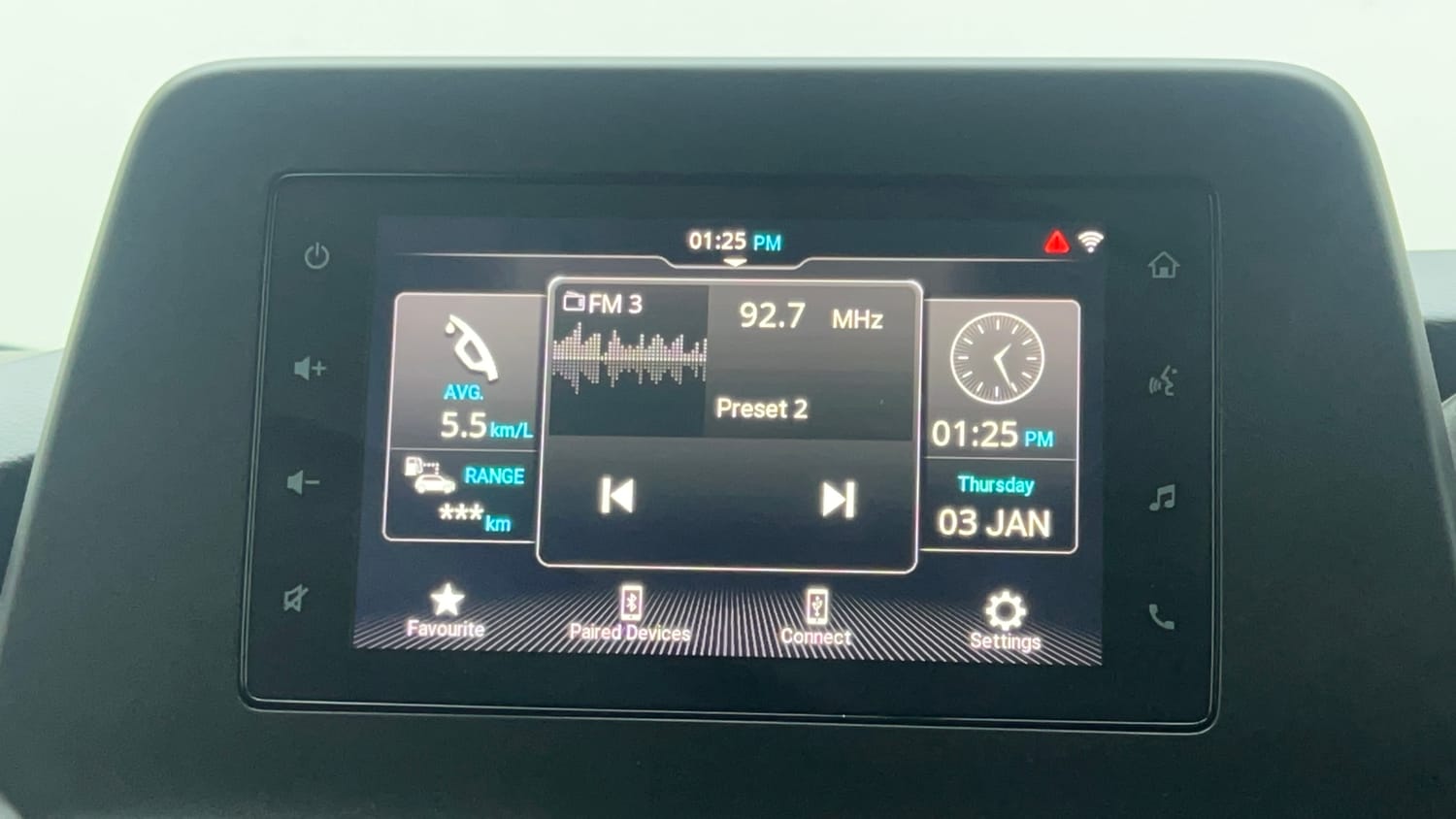 Used 2022 Maruti Suzuki Baleno Zeta MT Petrol Manual top_features Touch screen infotainment system