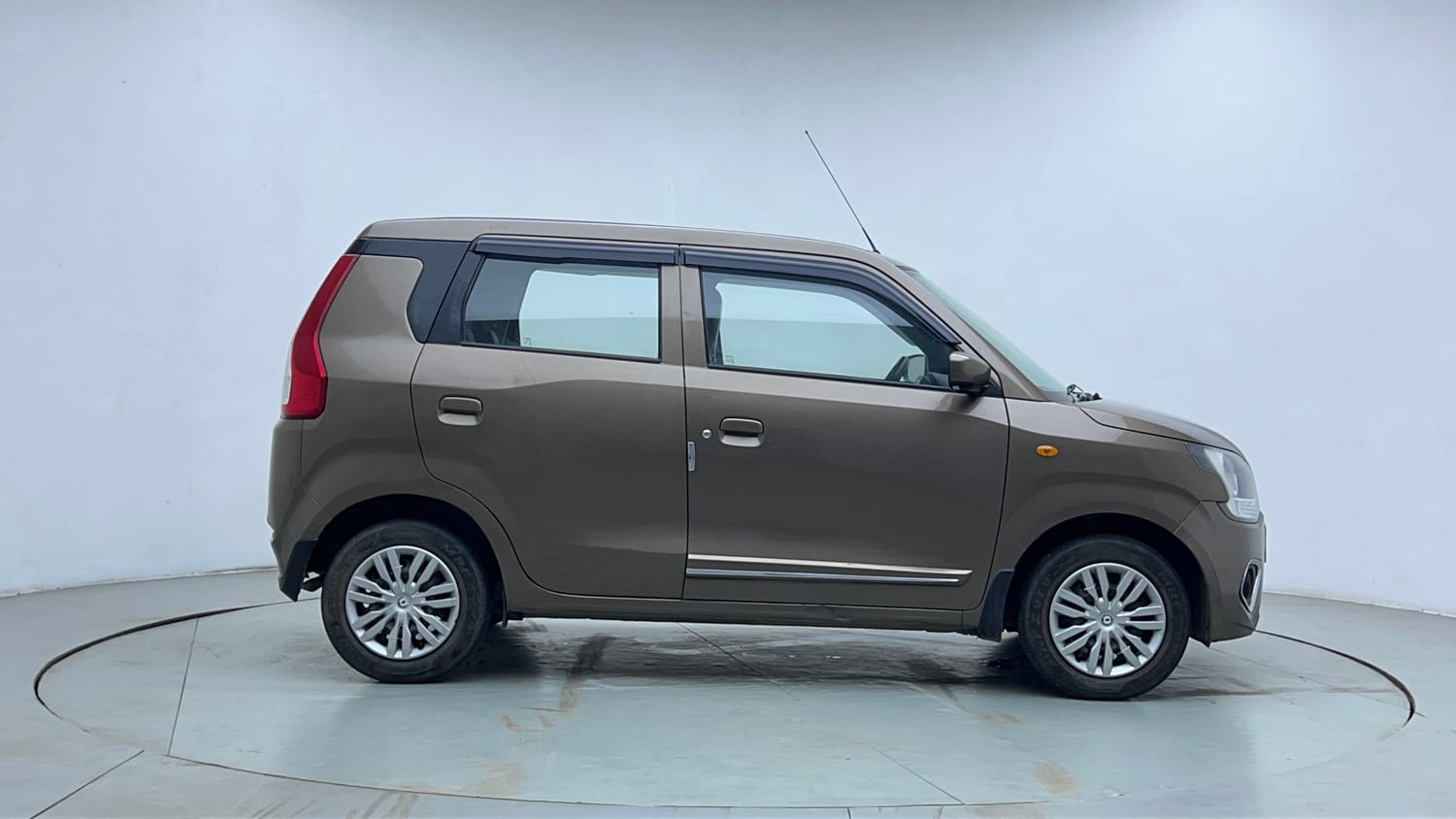 Used 2024 Maruti Suzuki Wagon R VXI 1.0 CNG Cng Manual exterior RIGHT SIDE VIEW