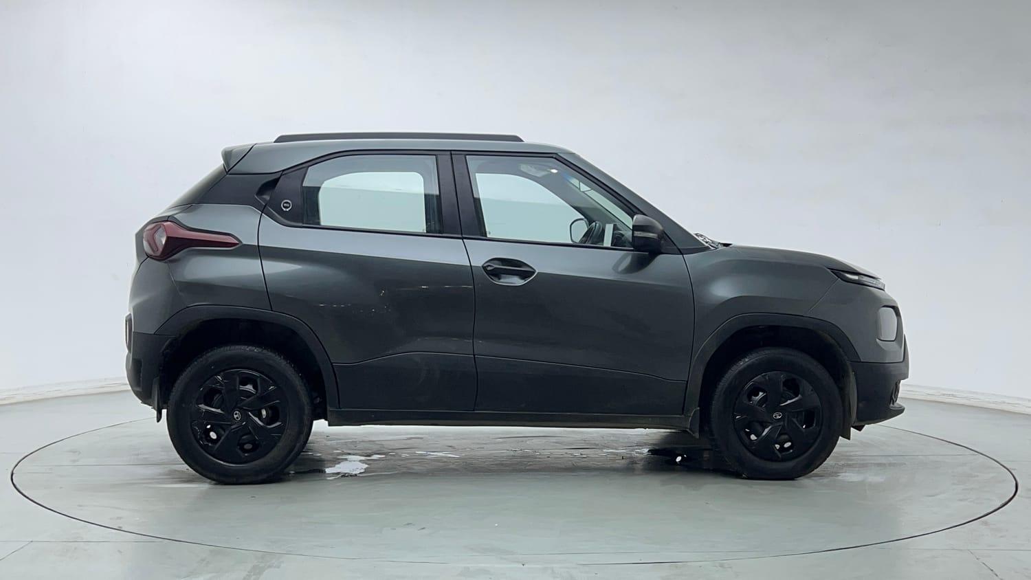 Used 2024 Tata Punch Pure MT Petrol Manual exterior RIGHT SIDE VIEW