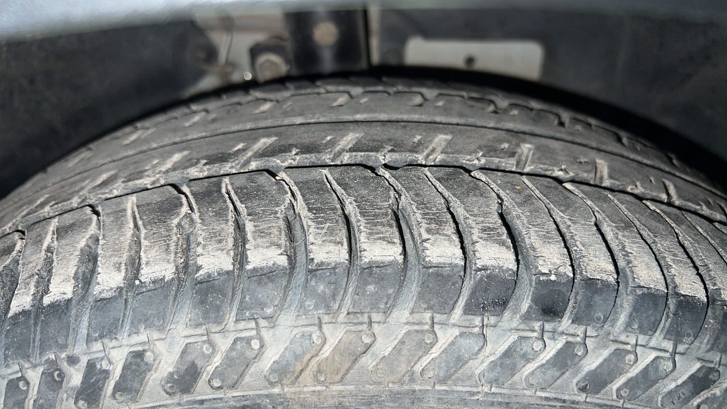 Used 2019 Ford EcoSport Titanium 1.5L Ti-VCT Petrol Manual tyres RIGHT FRONT TYRE TREAD VIEW