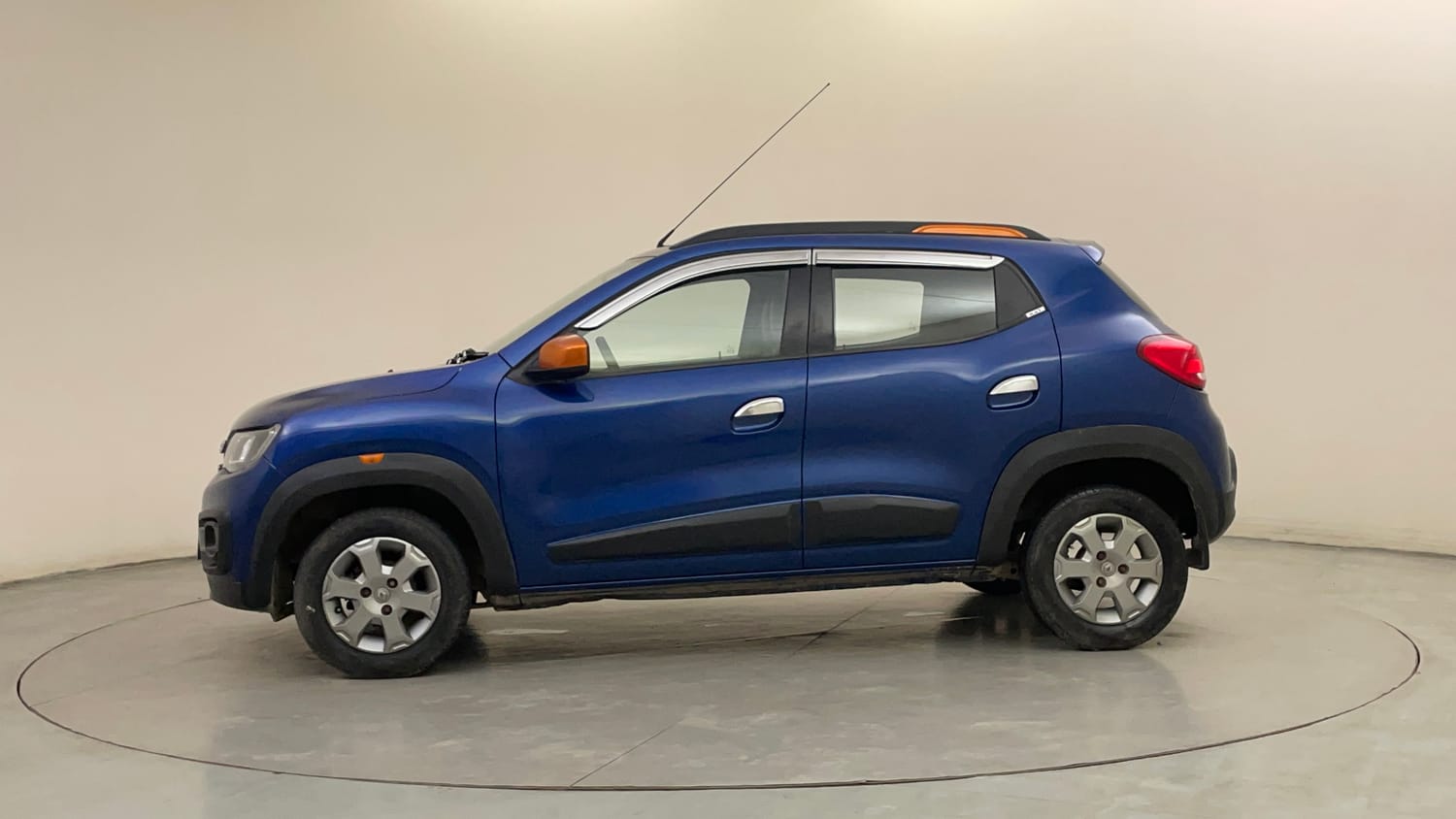 Used 2017 Renault Kwid CLIMBER 1.0 Petrol Manual exterior LEFT SIDE VIEW