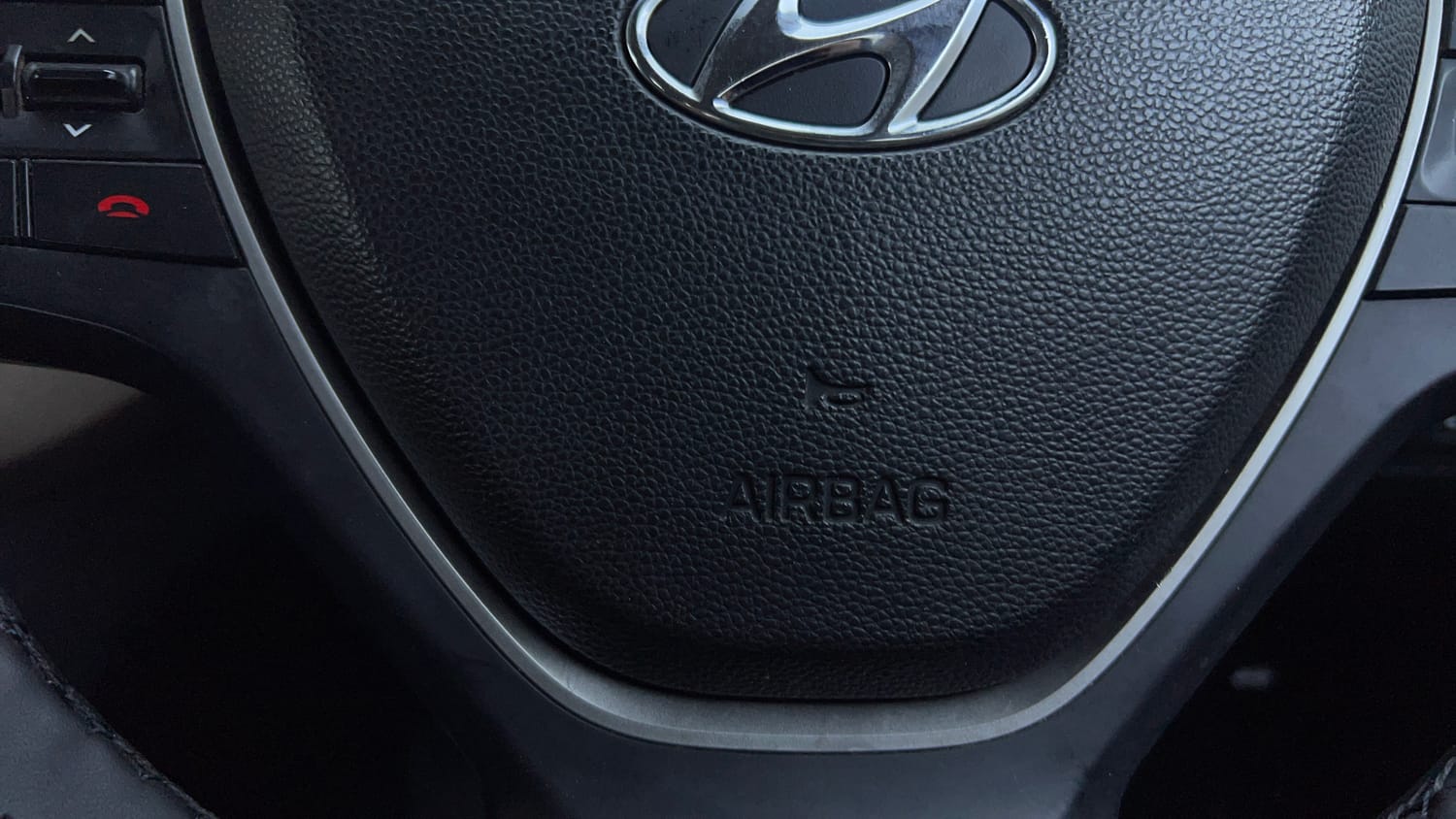 Used 2015 Hyundai Elite i20 Asta 1.4 CRDI Diesel Manual top_features Airbags