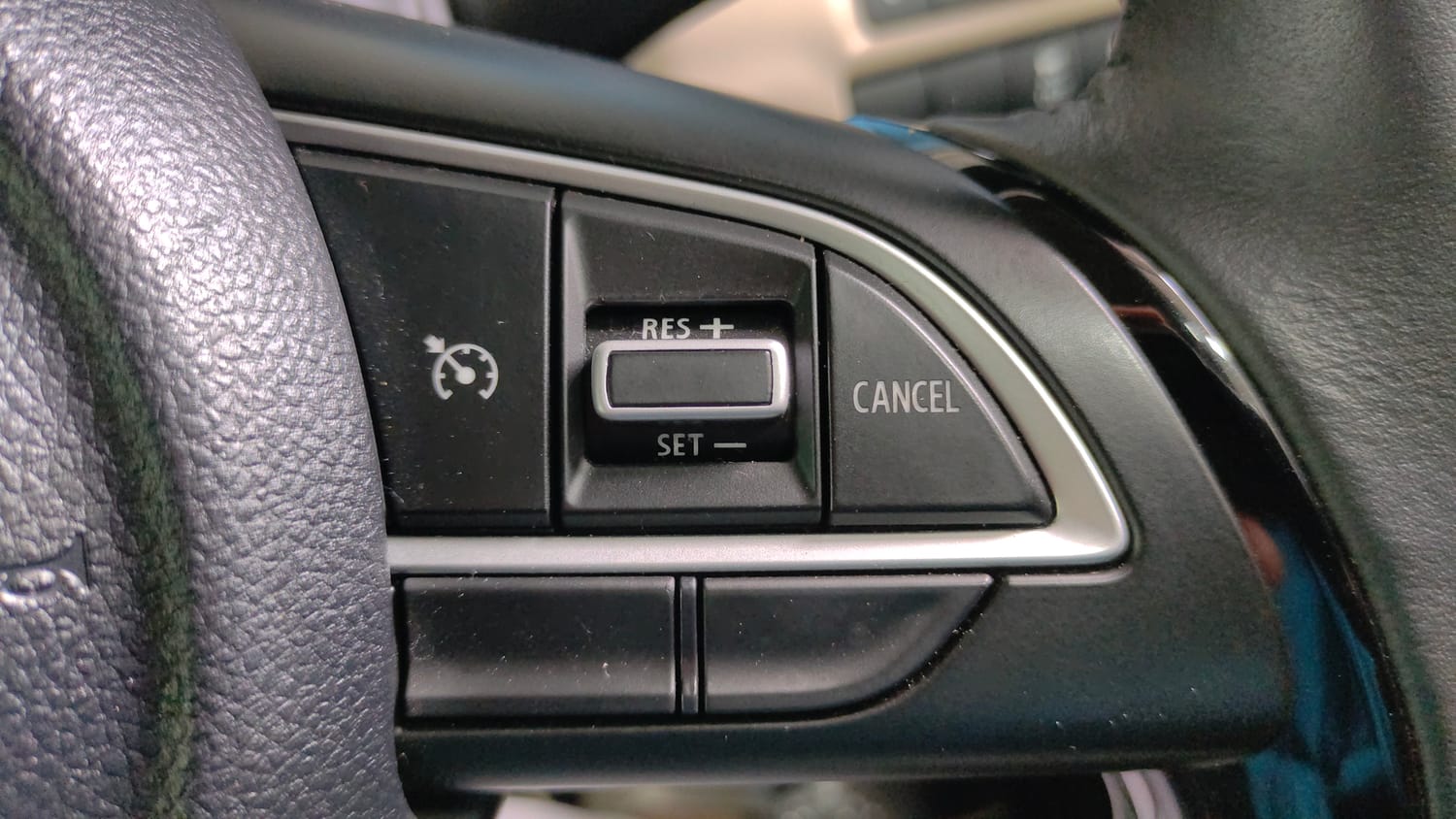 Used 2025 Toyota Glanza V Petrol Manual top_features Cruise control