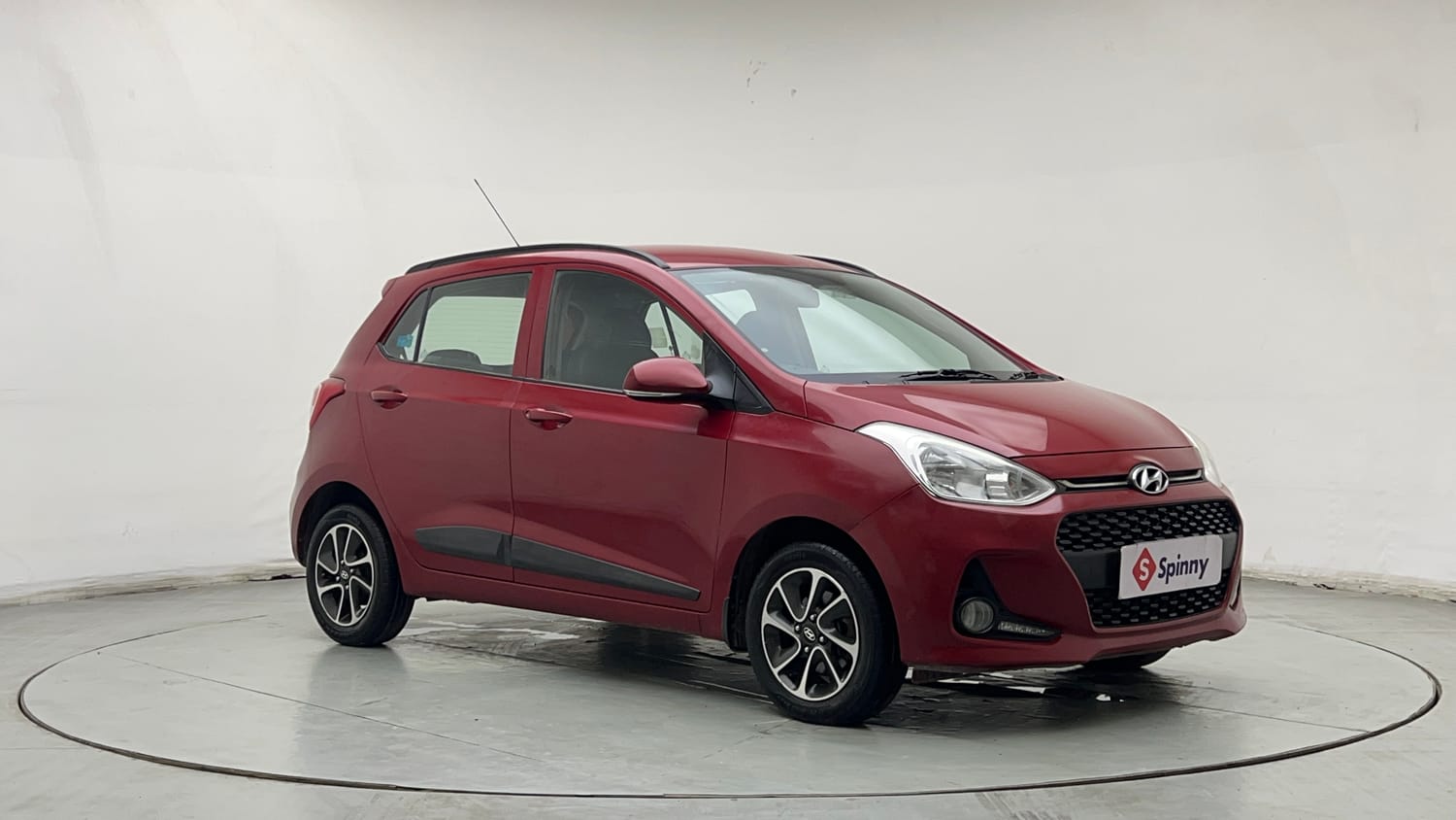 Used 2018 Hyundai Grand i10 Sportz (O) AT 1.2 Kappa VTVT Petrol Automatic exterior RIGHT FRONT CORNER VIEW