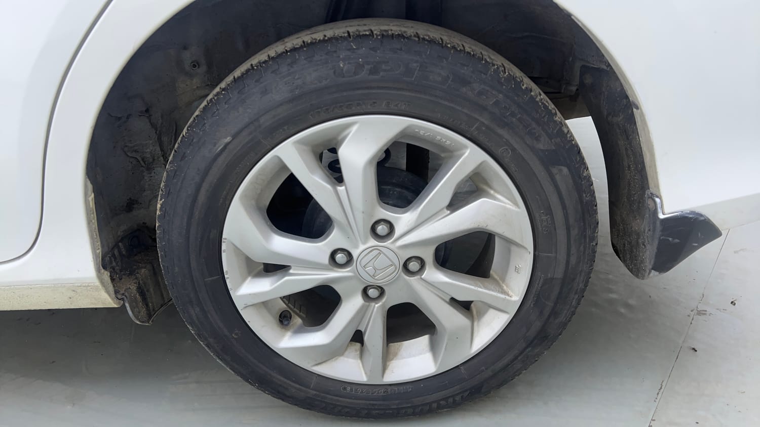 Used 2018 Honda Amaze 1.5 V CVT Diesel Diesel Automatic tyres LEFT REAR TYRE RIM VIEW