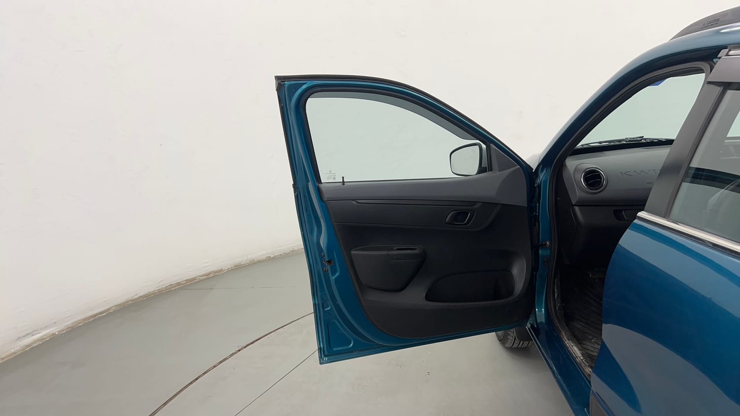 Used 2022 Renault Kwid RXT 1.0 (O) Petrol Manual interior LEFT FRONT DOOR OPEN VIEW