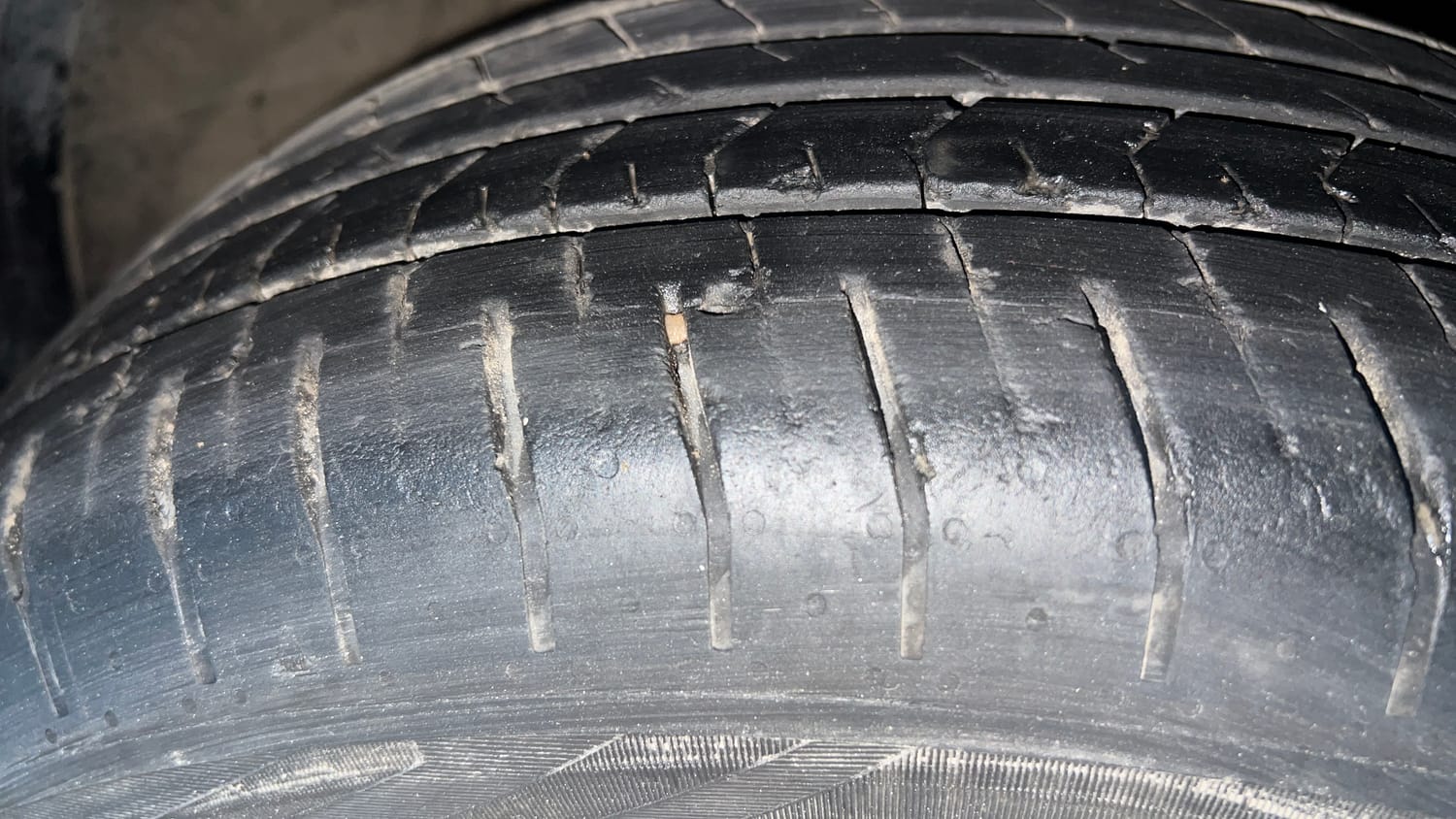 Used 2024 Hyundai Verna SX 1.5 Petrol MT Petrol Manual tyres RIGHT FRONT TYRE TREAD VIEW