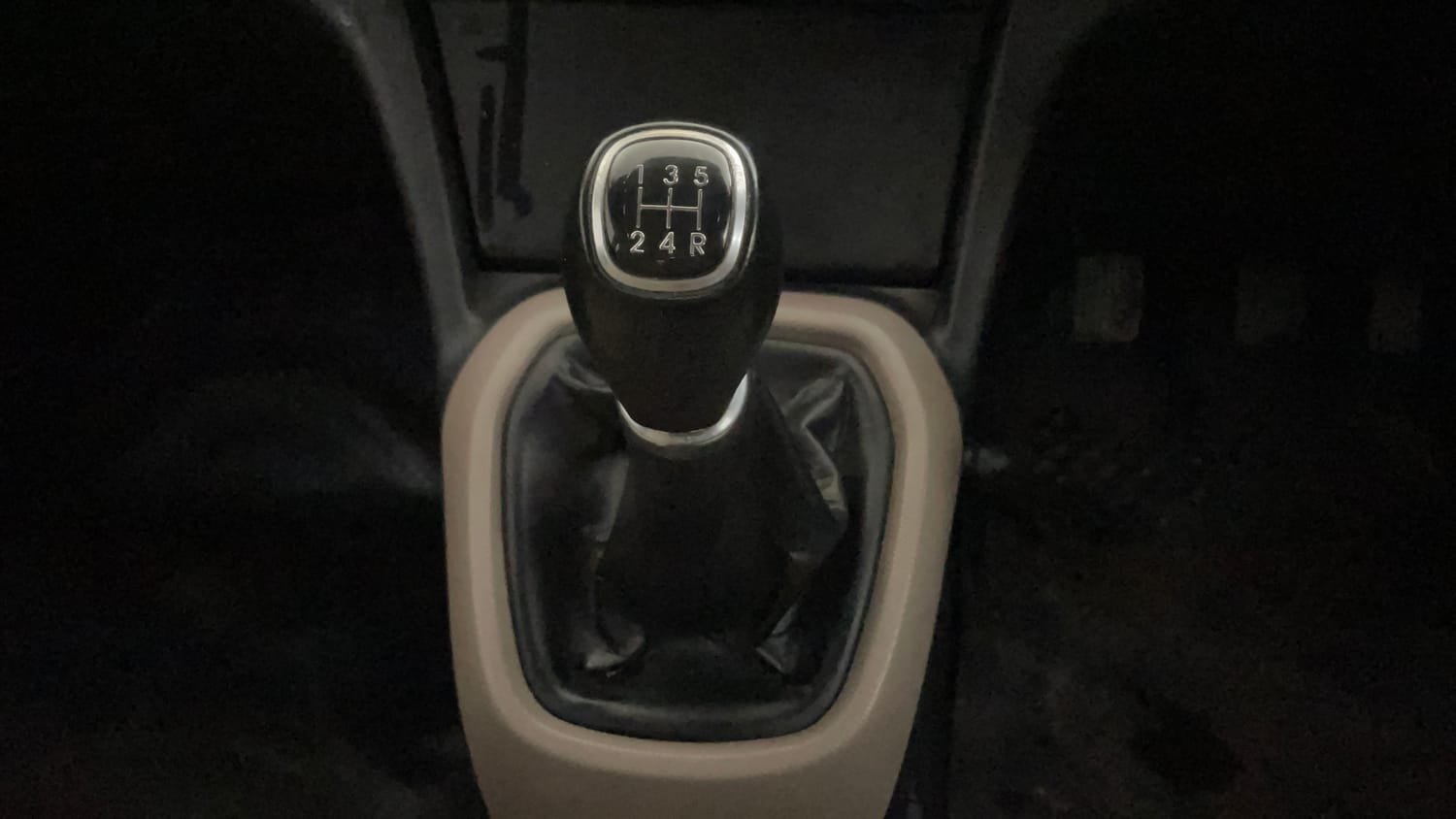 Used 2014 Hyundai Xcent S 1.2 (O) Petrol Manual interior GEAR  KNOB VIEW