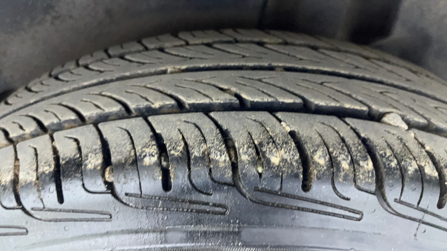 Used 2017 Maruti Suzuki Dzire VXi AMT Petrol Automatic tyres LEFT REAR TYRE TREAD VIEW