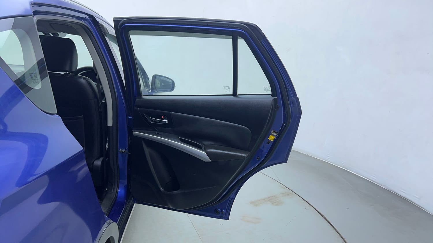 Used 2015 Maruti Suzuki S-Cross Alpha 1.3 Diesel Manual interior RIGHT REAR DOOR OPEN VIEW