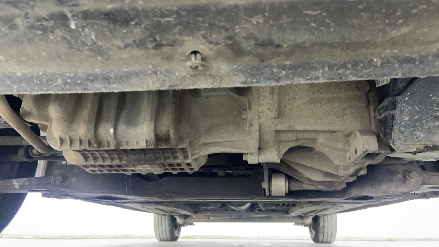 Used 2013 Ford Figo Duratec Petrol ZXI 1.2 Petrol Manual extra FRONT LEFT UNDERBODY VIEW