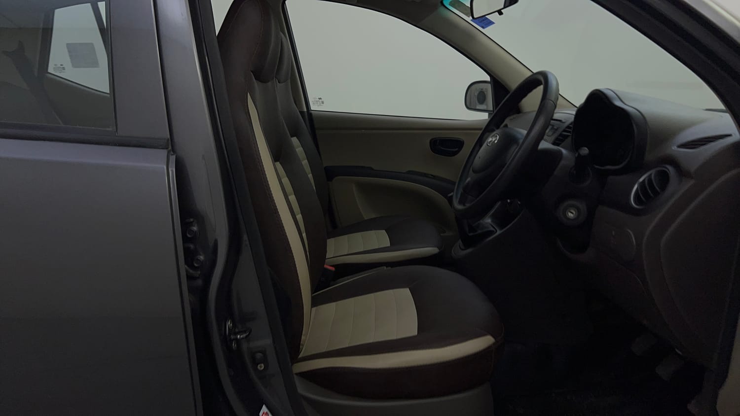 Used 2012 Hyundai i10 Era 1.1 iRDE2 Petrol Manual interior RIGHT SIDE FRONT DOOR CABIN VIEW