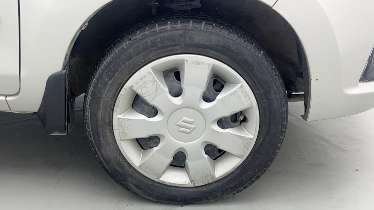 Used 2017 maruti-suzuki Alto K10 VXi (O) AMT Petrol Automatic tyres RIGHT FRONT TYRE RIM VIEW
