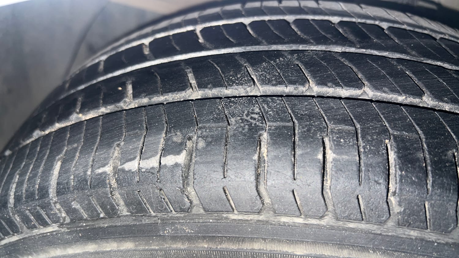 Used 2019 Hyundai Xcent S Petrol+cng(outside fitted) Cng Manual tyres LEFT FRONT TYRE TREAD VIEW
