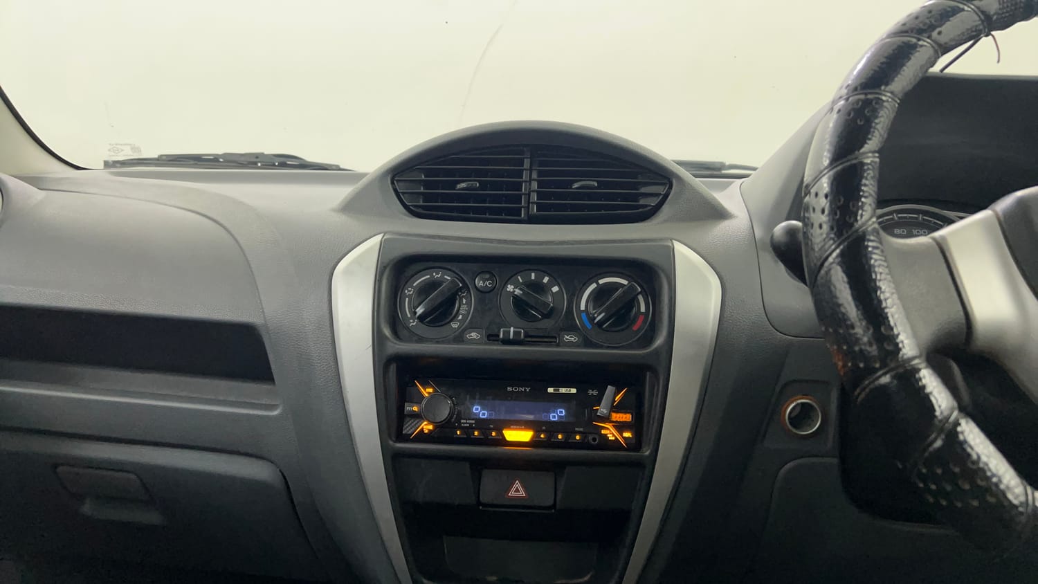 Used 2016 Maruti Suzuki Alto 800 Lxi Petrol Manual interior MUSIC SYSTEM & AC CONTROL VIEW