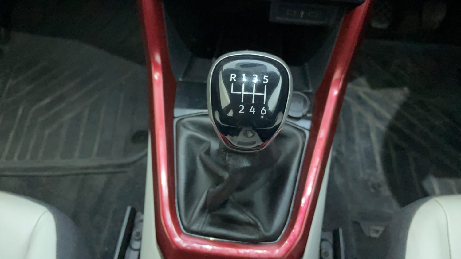 Used 2022 Volkswagen Taigun GT 1.5 TSI MT Petrol Manual interior GEAR  KNOB VIEW