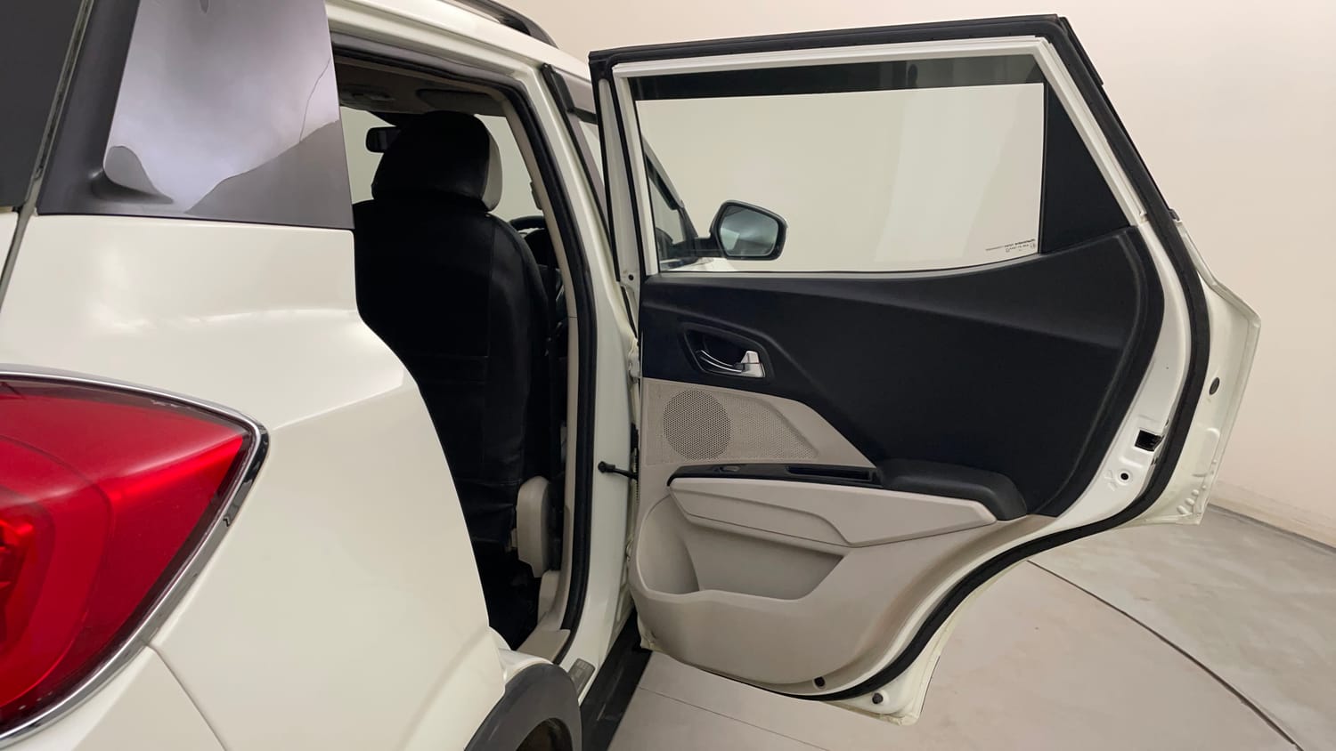 Used 2021 Mahindra XUV 300 W8 (O) 1.5 Diesel Diesel Manual interior RIGHT REAR DOOR OPEN VIEW
