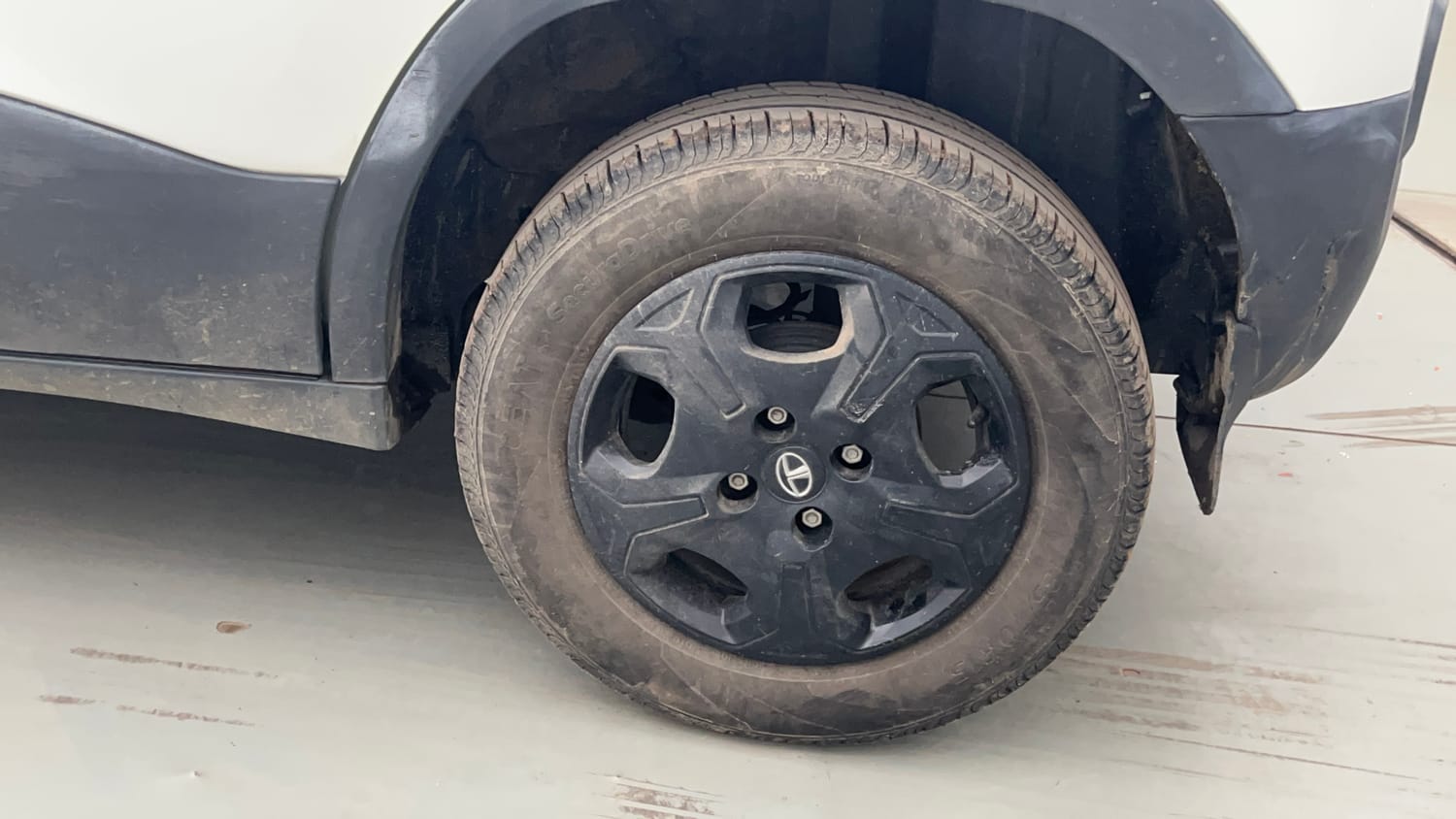 Used 2023 Tata Punch Accomplished MT Petrol Manual tyres LEFT REAR TYRE RIM VIEW