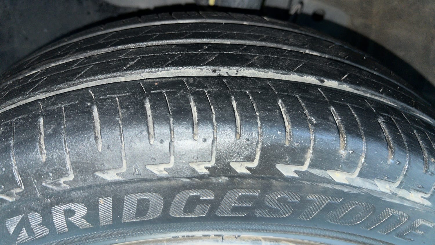 Used 2024 Honda Amaze S 1.2 Petrol MT Petrol Manual tyres LEFT FRONT TYRE TREAD VIEW