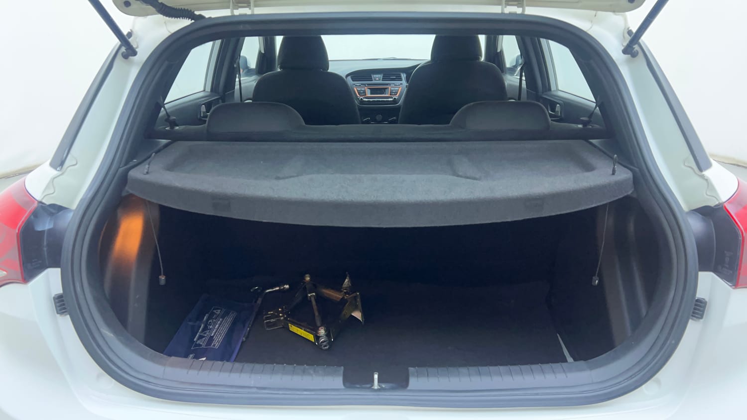 Used 2015 Hyundai i20 Active 1.2 S Petrol Manual interior DICKY INSIDE VIEW