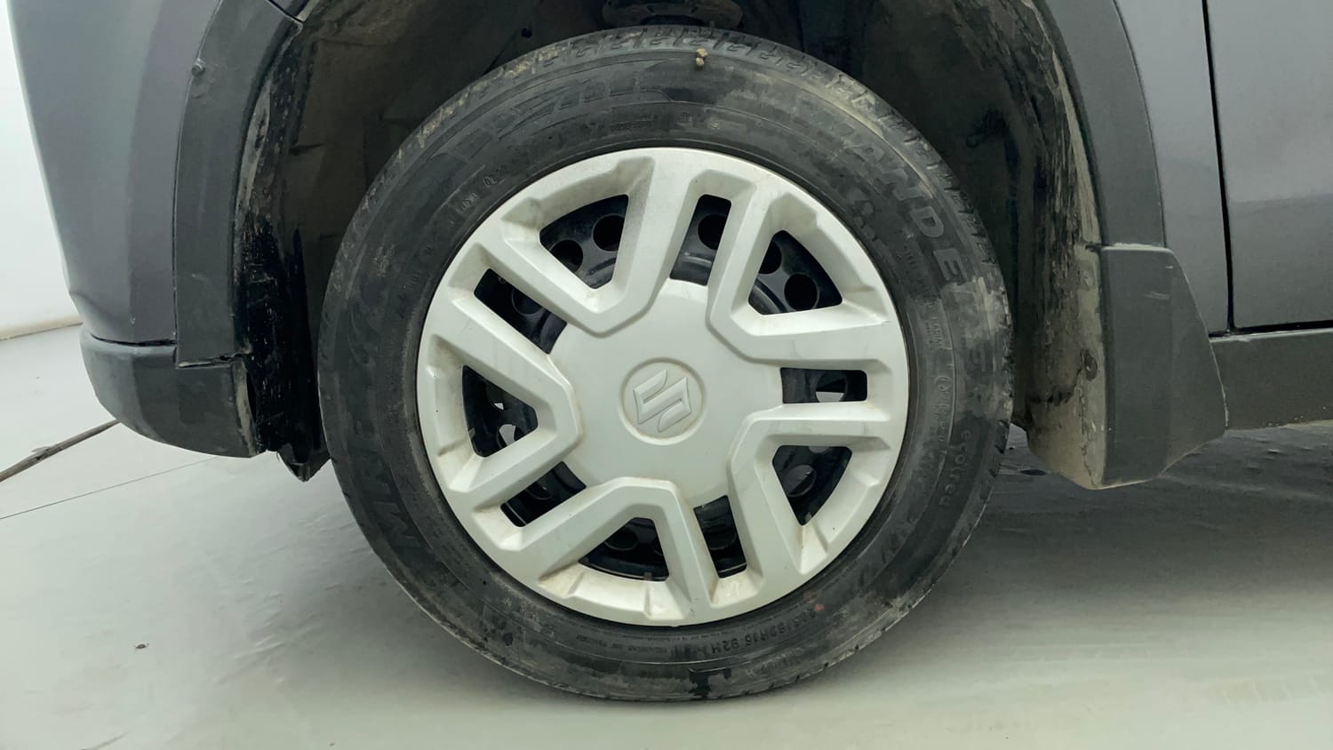 Used 2022 maruti-suzuki Vitara Brezza VXi Petrol Manual tyres LEFT FRONT TYRE RIM VIEW