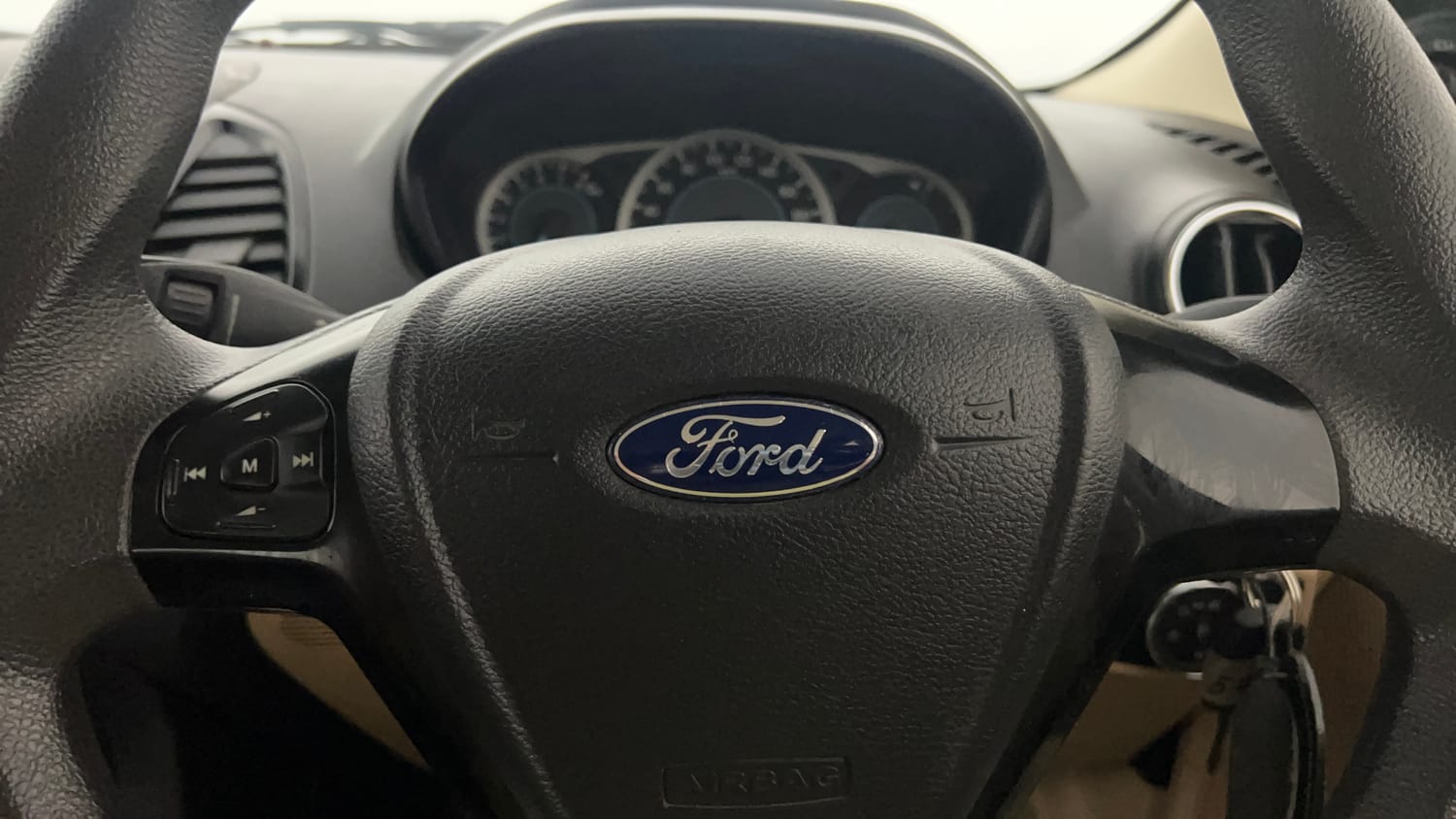 Used 2016 Ford Figo Aspire Titanium 1.2 Ti-VCT Petrol Manual top_features Steering mounted controls