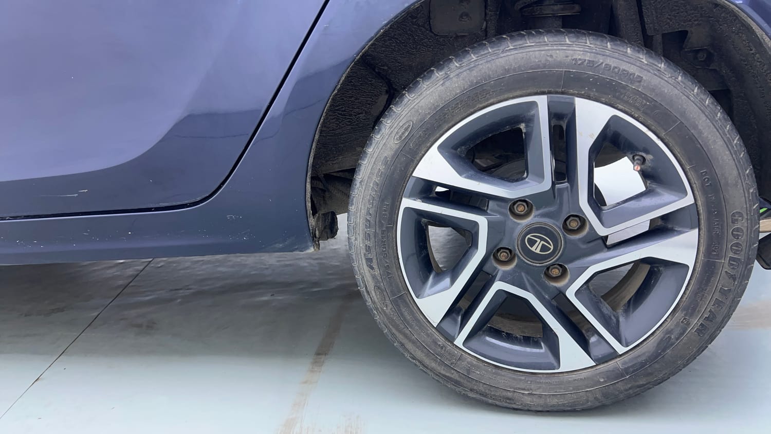 Used 2022 Tata Tiago XZ Plus Petrol Manual tyres LEFT REAR TYRE RIM VIEW