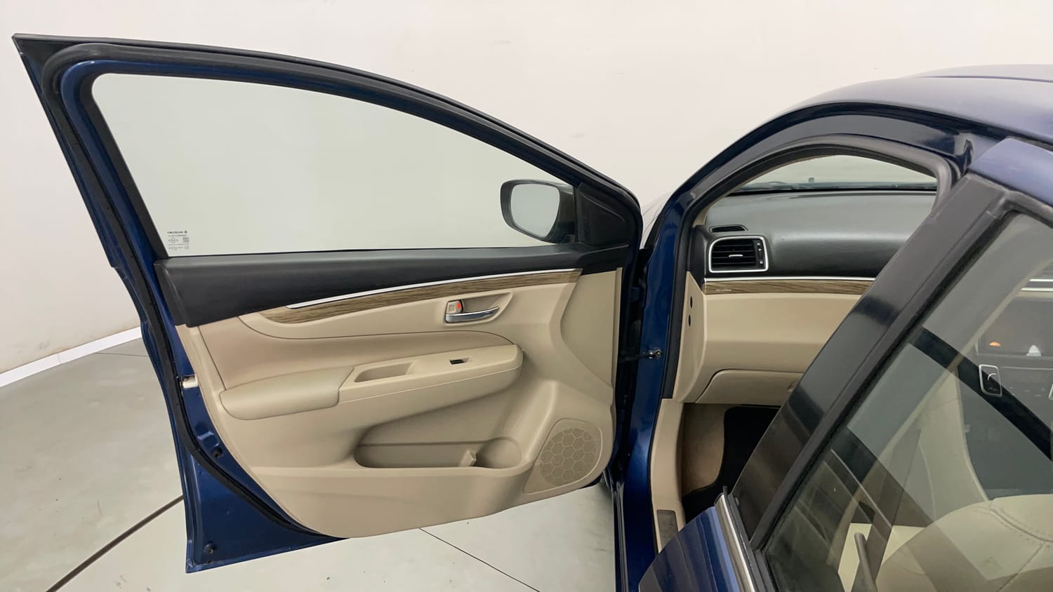 Used 2019 Maruti Suzuki Ciaz Alpha Hybrid 1.5 Petrol Manual interior LEFT FRONT DOOR OPEN VIEW