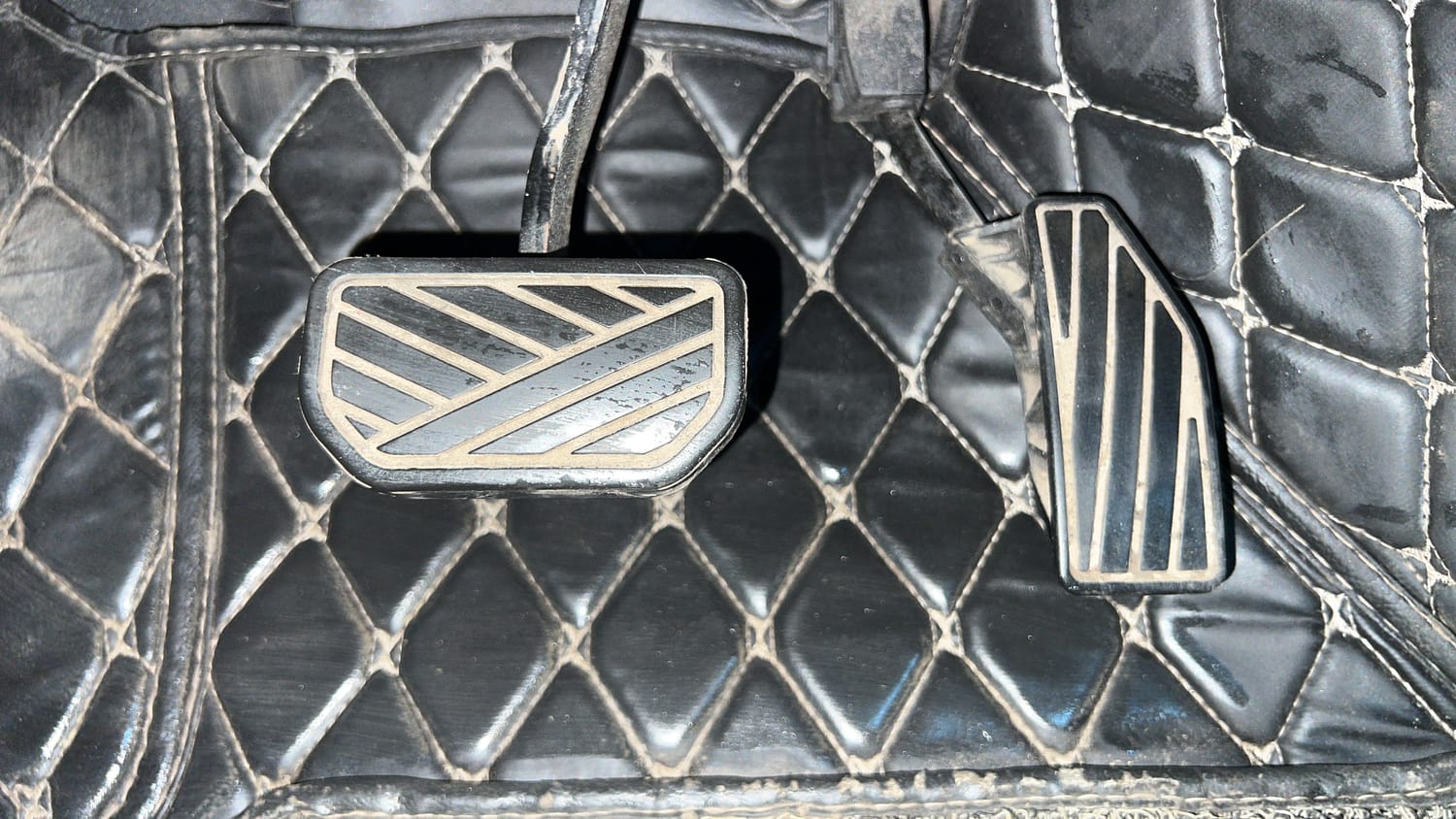 Used 2018 Maruti Suzuki Baleno Zeta 1.2 AT Petrol Automatic interior PEDALS VIEW
