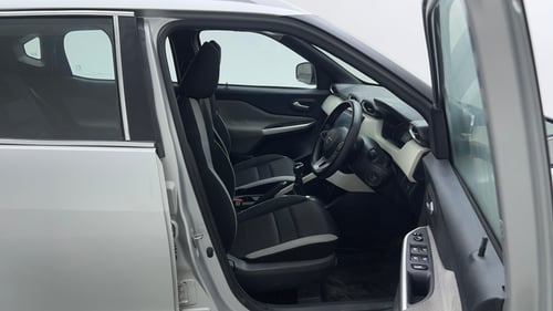 Used 2021 Nissan Magnite XL Petrol Manual interior RIGHT SIDE FRONT DOOR CABIN VIEW