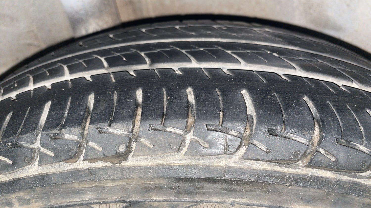 Used 2018 Honda Amaze 1.2 S i-VTEC Opt Petrol Manual tyres RIGHT REAR TYRE TREAD VIEW